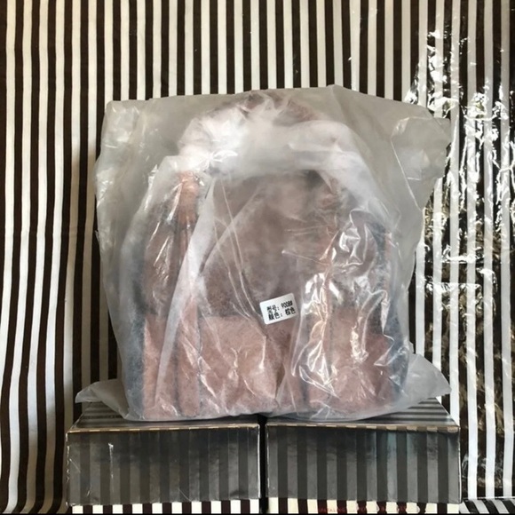 Women’s European Style Crossbody handbag - Picture 9 of 12